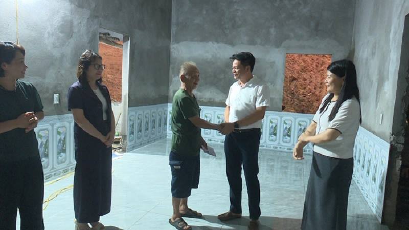 Anh-tin-bai